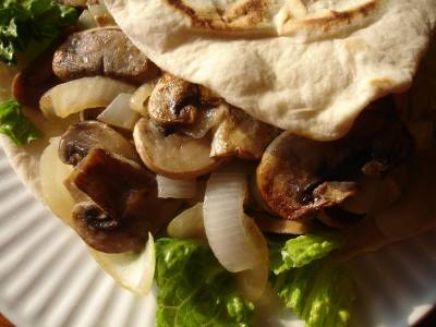 tortilje sa pecurkama i lukom